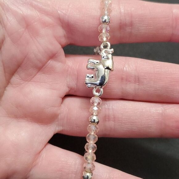 Pink glass beaded elephant bracelet - Picture 3 of 7